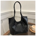 Retro black woven tote bag with a small bow detail and thin shoulder straps - Black