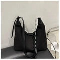 Bolso hobo de lona negro con cadena plateada y correa ajustable para mujer - Negro