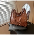 Vintage braune große Shopper-Tasche mit PU-Lederstruktur und silberner Kettenverzierung - Kaffeebraun
