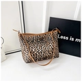 Stylische Shoppingtasche mit Leopardenmuster und braunen Trägern für Damen Mode - Khaki