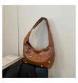 Braune Unterarmtasche aus PU-Leder mit silbernen Nieten und lockerem Design - Braun