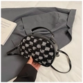 Mini borsa a tracolla in denim patchwork a scacchi con manico superiore e dettagli neri - Nero