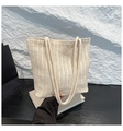Elegante borsa tote in paglia beige con manici tondi intrecciati per l'estate - Stile di base / Bianco Sporco