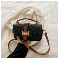 Retro Handtasche in Schwarz-Grau mit Blumenmuster und braunen Lederriemen - Schwarz