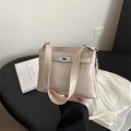 Sac fourre-tout classique en similicuir crème avec serrure et bandoulière chic - Kaki