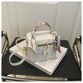 Sac boîte blanc à motif marbre chic avec poignée foulard en soie et logo fashion - Blanc Sans Pendentif