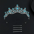 Dettaglio della corona da sposa in argento con grandi strass turchesi e fermagli - Tiara in Argento con Strass Blu