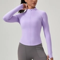 Dames lavendel yoga top met halve rits, duimgaten en nauwsluitende elastische stof - S / Paars