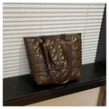Bolso tote marrón oscuro acolchado de tela brillante con gran capacidad para uso diario - Marrón