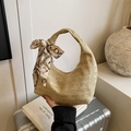 Borsa hobo in paglia con manico in foulard di seta per moda estiva e viaggi mare - Cachi