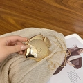 Pochette da sera a forma di pesce dorata con scaglie metalliche e catena a serpente - Pesce Oro