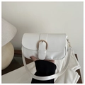 Bolso de hombro minimalista en PU blanco con hebilla decorativa de herradura dorada - Blanco
