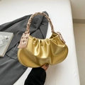 Borsa a mano plissettata dorata con elegante decorazione di sciarpa in seta - Oro