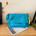 Borsa a tracolla in nylon blu impermeabile con targhetta fashion e ciondolo - Senza Ciondolo / Blu