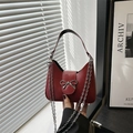 Rote PU-Leder Achseltasche mit silberner Metallschleife und Kettenriemen für Damen - Rot