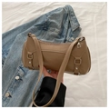 Bolso de hombro minimalista de cuero PU marrón con hebilla plateada y remaches - Caqui