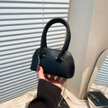 Schwarze Mini-Schalen-Handtasche mit Litschi-Muster und goldener Kettenriemen - Schwarz