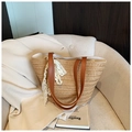 Grote strooien shopper met bruine leren banden en witte kanten strik detail - Khaki met Sjaal