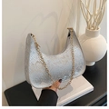 Borsa a spalla in pelle argentata a serpente con catena dorata e stile moderno - Argento