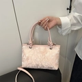 Rosafarbene Bucket Bag im China-Stil mit weißer Schmetterlingsstickerei und Spitze - Rosa