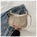 Sac nuage plissé blanc crème chic avec foulard en soie et finitions dorées - Blanc