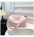 Detail der hellrosa wasserdichten Nylon-Reisetasche mit Reißverschluss und verstellbarem Gurt - Rosa