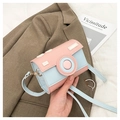 Detalle del bolso bandolera creativo con forma de cámara en cuero PU rosa y azul pastel - Azul