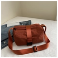 Große ziegelrote Crossbody-Tasche aus Oxford-Gewebe mit verstellbarem Gurt - Orange