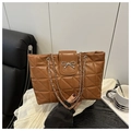 Sac fourre-tout matelassé marron avec nœud argenté et bandoulière en chaîne - Marron