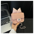 Borsa a tracolla rosa trapuntata con fiocco decorativo e chiusura a camelia argentata - Rosa