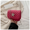 Petit sac bandoulière rose fuchsia matelassé avec étoile en strass brillant - Rose rosé