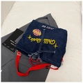 Bolso tote de mezclilla azul oscuro con asas rojas y bordado Chill Vibes - Azul oscuro