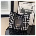 Bolso tote clásico a cuadros blancos y negros en tweed con correas finas - Negro