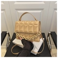 Bolso cuadrado pequeño beige acolchado con cadena de acrílico y bandolera de estilo francés - Caqui