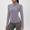 Schlanke lavendelfarbene Yoga-Jacke mit Stehkragen, Reißverschluss und Daumenlöchern - S / Nicht Gefüttert / Grauviolett