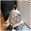 Mini mochila de cuero sintético plateado con lazo grande y correas delgadas - Plateado