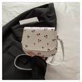 Witte mini schoudertas met rode kersenprint en verstelbare schouderband - Wit