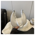 Bolso hobo de media luna en charol blanco brillante con lazo de moda y asa ajustable - Blanco