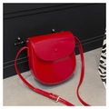 Bolso de montura rojo elegante en cuero sintético liso con hebilla dorada ajustable - Rojo