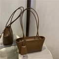 Borsa baguette minimalista marrone scuro in pelle opaca con manici lunghi da donna - Marrone