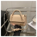 Chique beige crossbodytas met goudkleurig logo, geknoopte schouderband en handvat - Khaki