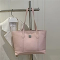 Borsa tote rosa capiente con motivo orso a rilievo e placca in metallo argento - Rosa