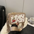 Bolso bandolera beige chic con estampado de cerezas y correa ancha de tela - Caqui