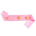Écharpe d'anniversaire en satin rose avec texte coloré sur un fond blanc pur - Taille unique / Rose avec Multicolore(JD066)