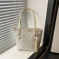 Beige tote bag with intricate floral jacquard pattern and elegant tassel accessory - With Pendant / White
