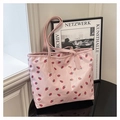 Bolso tote rosa con dulce estampado de fresas y correas dobles para el uso diario - Estilo Estampado de Fresa (Estilo 3)