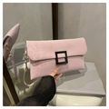 Elegante pochette a busta in pelle scamosciata rosa pallido con fibbia nera e cinturino - Rosa