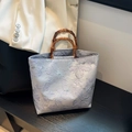 Lavendelfarbene Jacquard-Tragetasche mit Vintage-Bambusgriff für Damen im Retro-Stil - Lila
