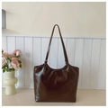 Dunkelbraune Hochglanz-Shopper-Tasche mit verstellbaren Riemen im minimalistischen Stil - Kaffeebraun
