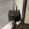 Damen Mini-Rucksack aus schwarzem Leder mit Spitzenbesatz, Schleife und Perle - Schwarz